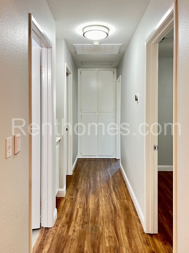 Building Photo - 227 Ocotillo Pl