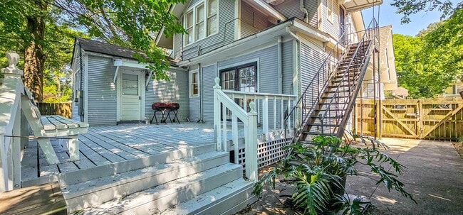 Building Photo - 1389 Agnes Pl