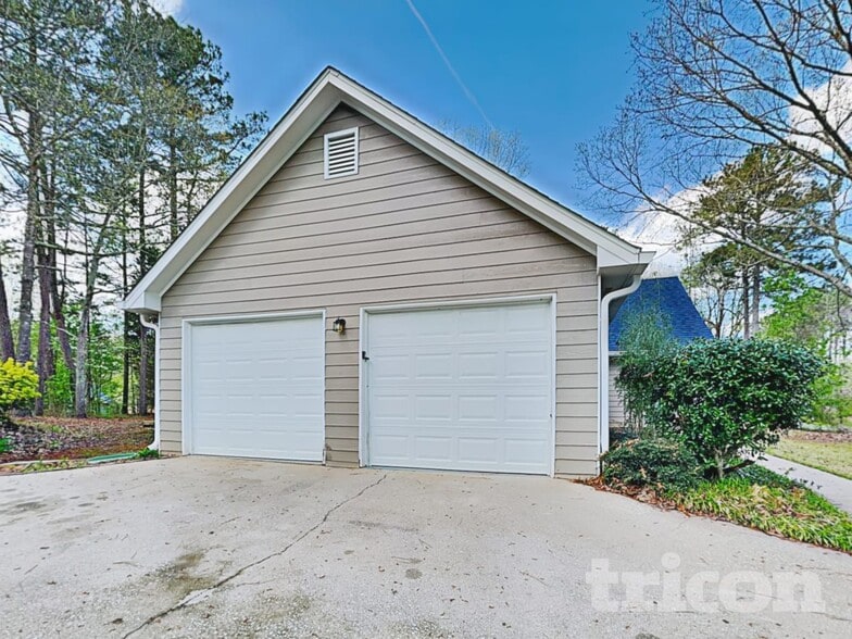 Building Photo - 2616 Laurel Woods Ln SE