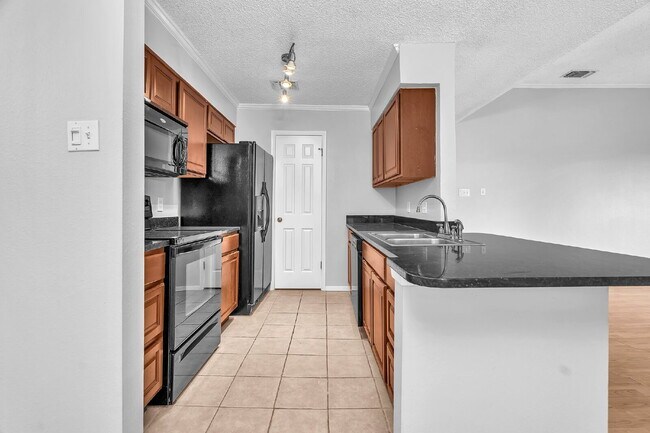 Building Photo - Where Comfort Meets Everyday Luxury!