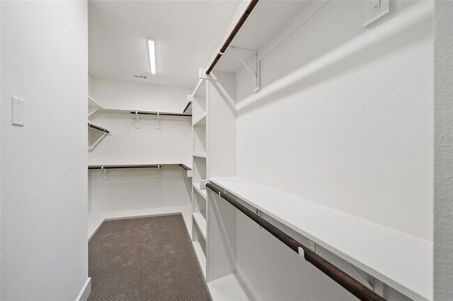 Building Photo - 1539 W 23rd St