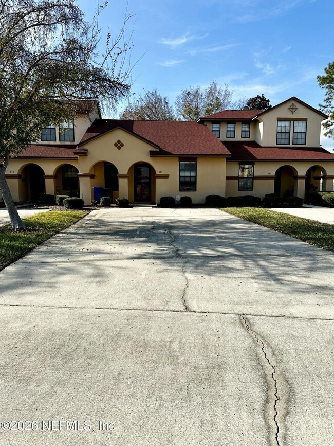 Building Photo - 341 Redwood Ln