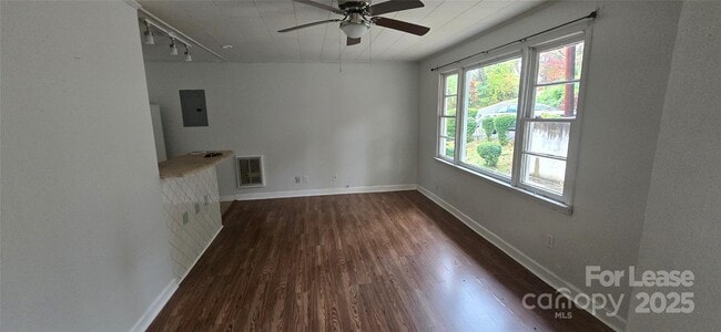 Building Photo - 508 Arlington Cir NW