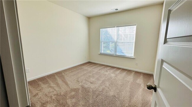 Building Photo - 212 Centennial Cir