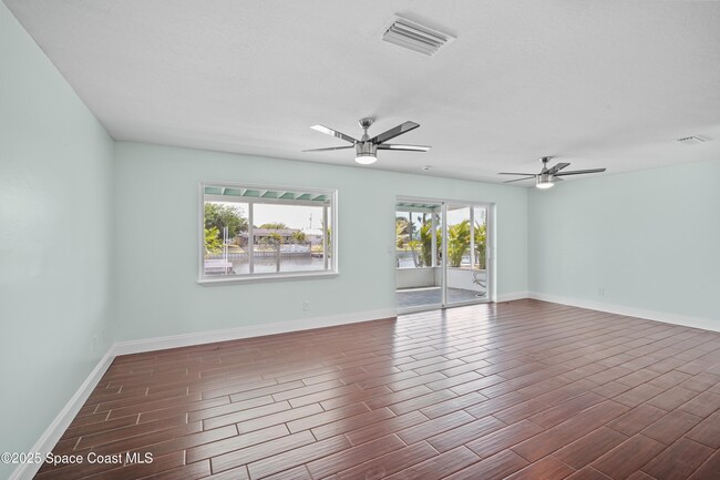 Building Photo - 1140 Montego Bay Dr N