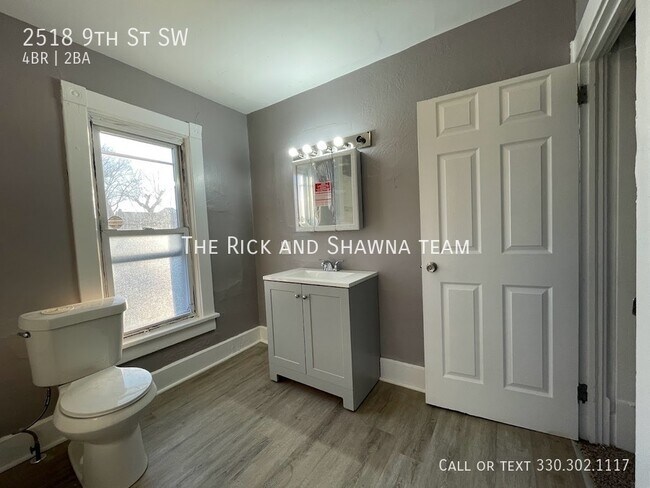Building Photo - Four bedroom two bathroom home for rent