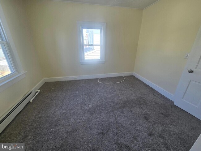 Building Photo - 81 Chestnut St