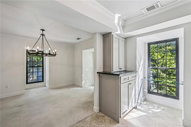 Building Photo - 25316 Plantation Dr NE