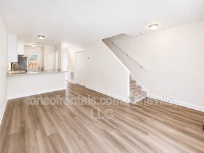Building Photo - 130 Colony Dr