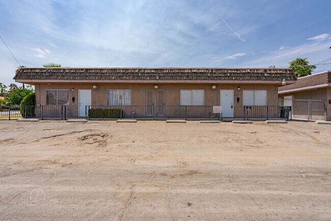Building Photo - 1716 3rd St