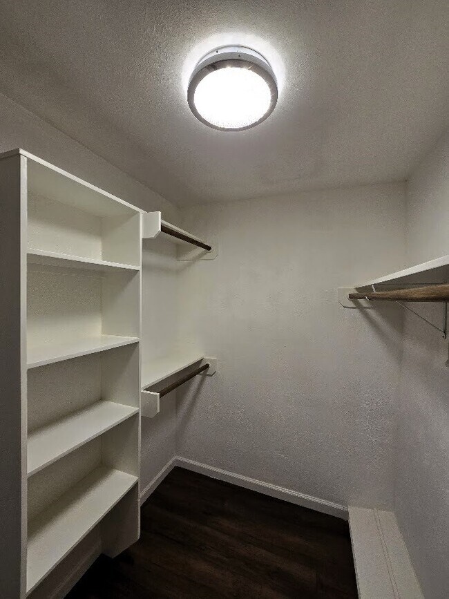 Building Photo - 4055 Cypressdale Dr