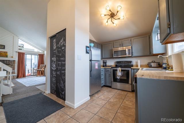 Building Photo - 974 S Zeno Way