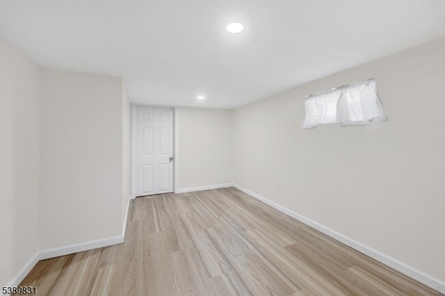 Building Photo - 317 Hawthorne Ave