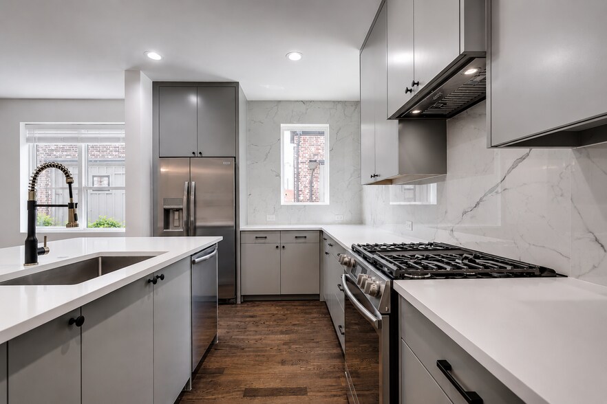 Building Photo - 1552 Cosette Dr