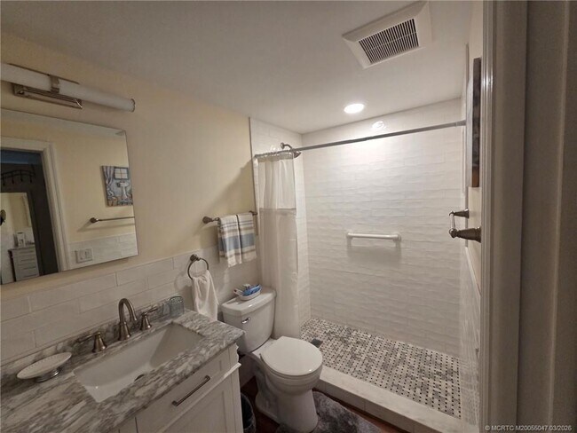 Building Photo - 5111 SE Miles Grant Rd