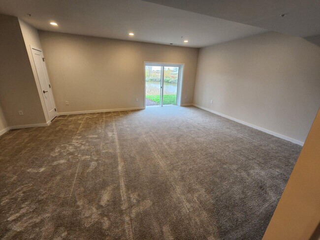 Building Photo - 821 Bayberry Ct