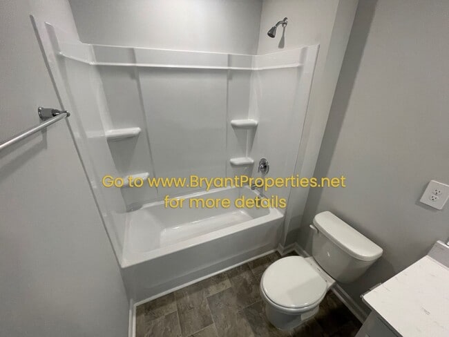 Building Photo - 1531 Rosewood Dr