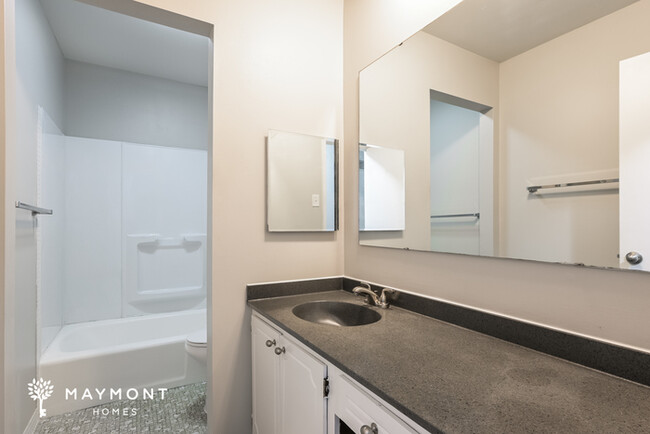Building Photo - 4315 Tanglebrook Dr