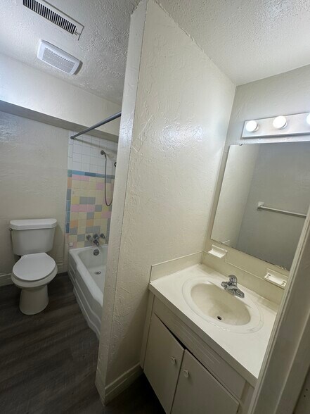 Building Photo - 4537 Saunders Dr