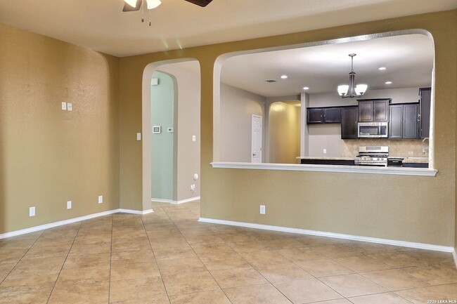 Building Photo - 211 Finch Knoll