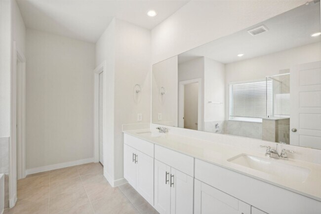 Building Photo - 1567 King Rnch Rd