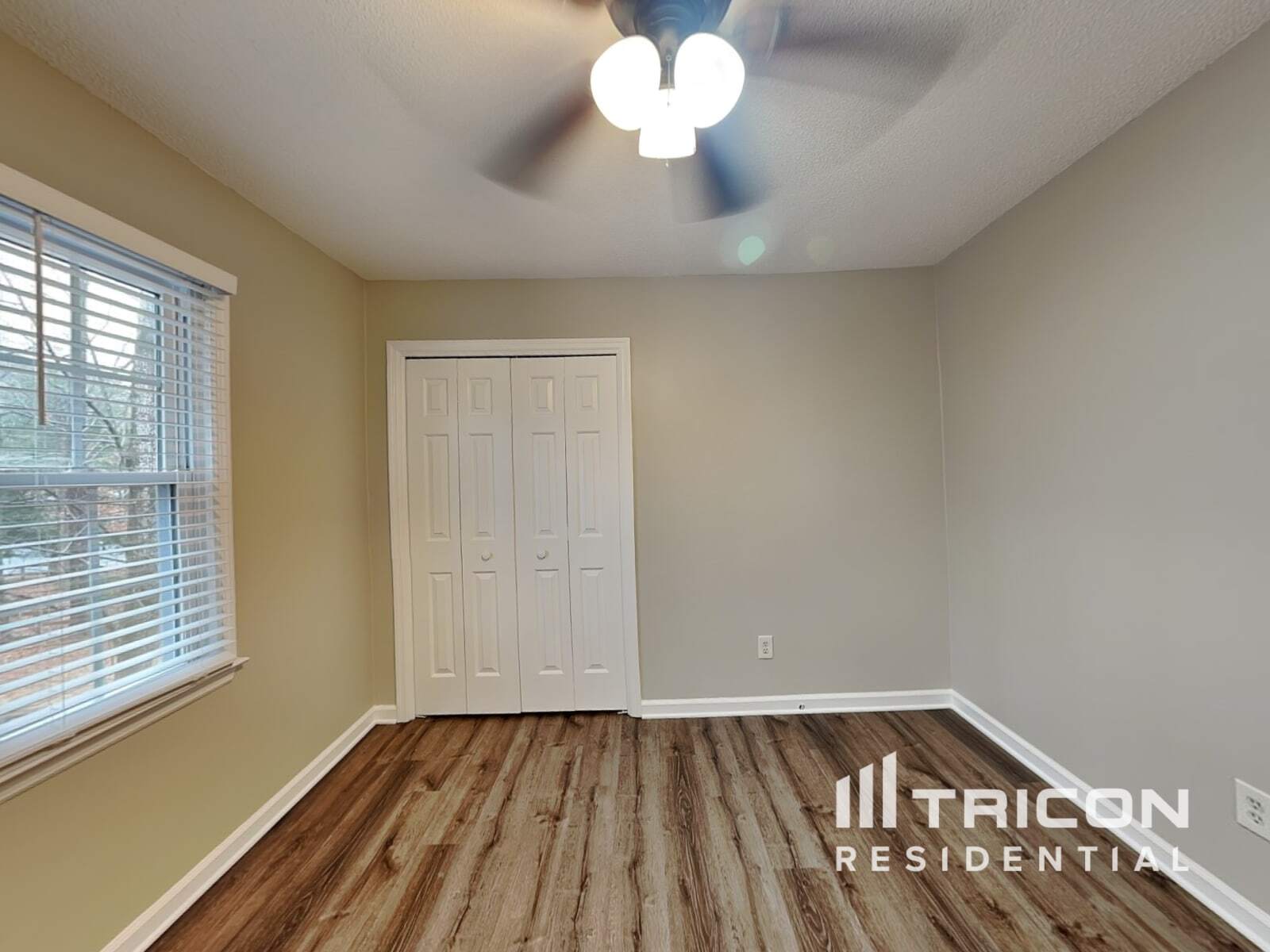 Building Photo - 703 Players Ct