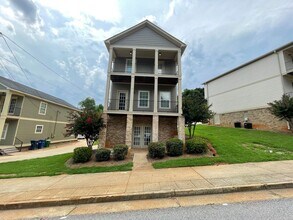 Building Photo - PRE-LEASING FOR AUGUST 2026!