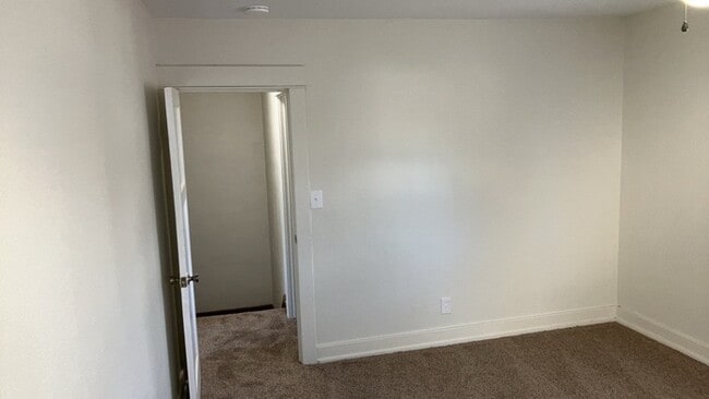 Building Photo - 237 Westwood Ave