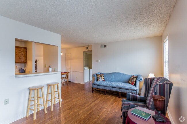 2BR, 1BA - The Garden - 850 SF - Living Room - Shelby Grove Apartments