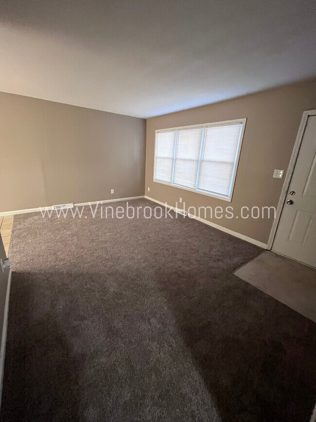 Building Photo - 8211 Ruskin Way