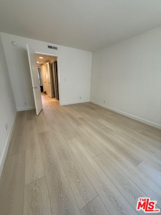 Building Photo - 4322 Matilija Ave