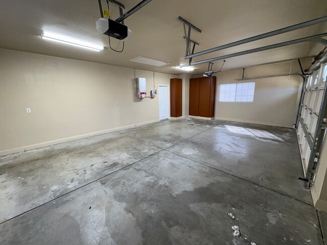 Building Photo - 540 W Birch Ct