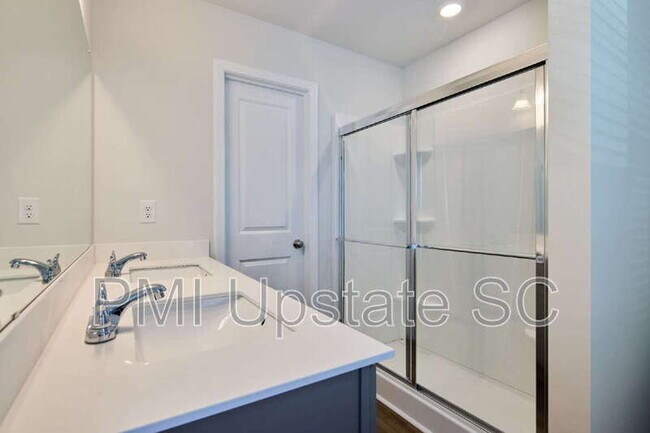 Building Photo - 650 Blossom Run
