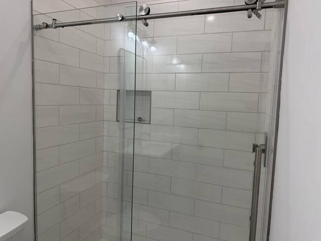 Building Photo - 105 Hart Ln