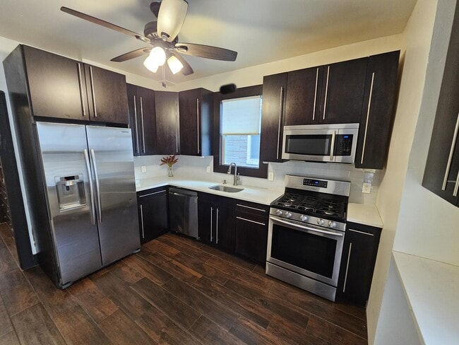 Primary Photo - 303 Fulton Ave