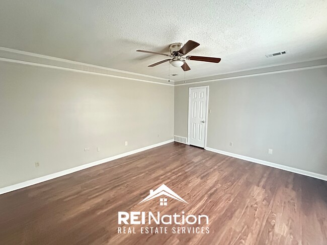 Building Photo - STANDOUT MEMPHIS RENTAL! 3BR/2BA | High Ceilings & Brick Fireplace | Fenced Yard!