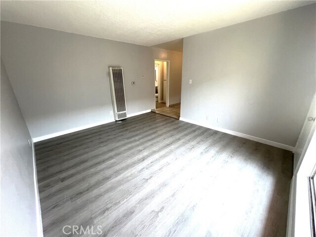 Building Photo - 620 W 82nd St