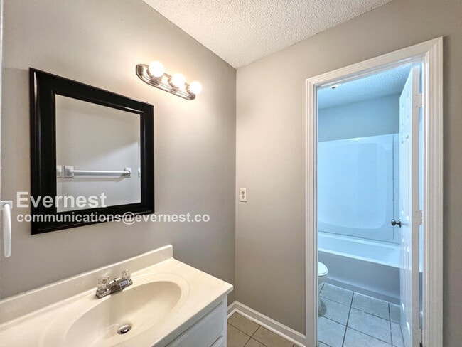 Building Photo - 3772 Beckman Dr