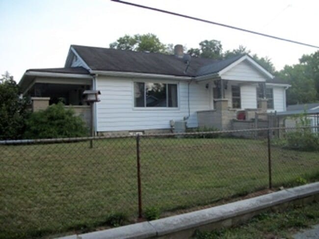 Primary Photo - 3 bed/1 bath home near Upland Brewery avai...
