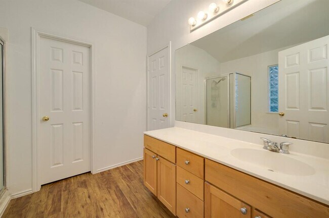 Building Photo - 1112 Sundrop Pl