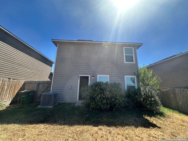 Building Photo - Move in Ready home in Foster Meadows For R...