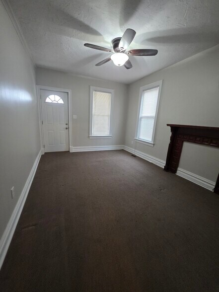 Building Photo - 324 3rd St