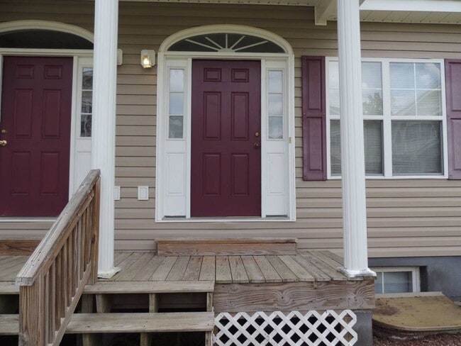 Building Photo - Beautiful Town Home in Tucker Creek