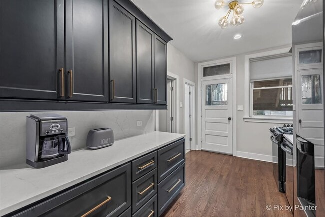 Building Photo - 1057 W Columbia Ave