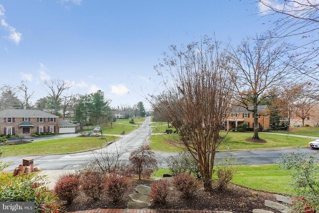 Building Photo - 9801 Clydesdale St