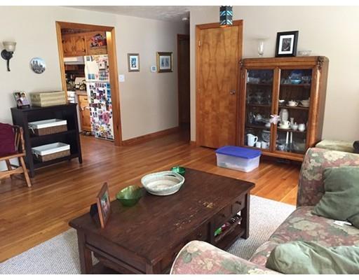 Living room - 31 Autran Ave