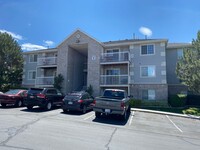 Building Photo - Great Shadow Ridge Condo!