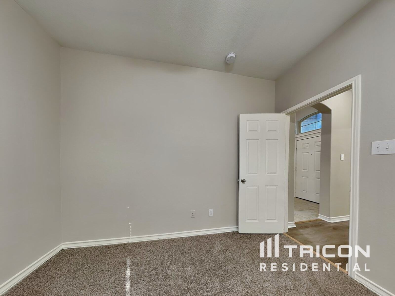 Building Photo - 2211 Leonetti Ln