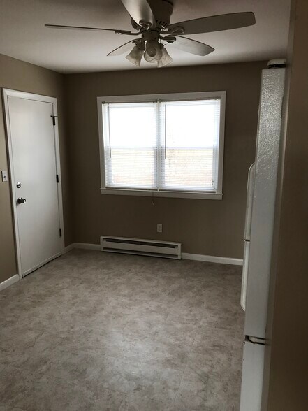 Kitchen - 88 Belair Dr