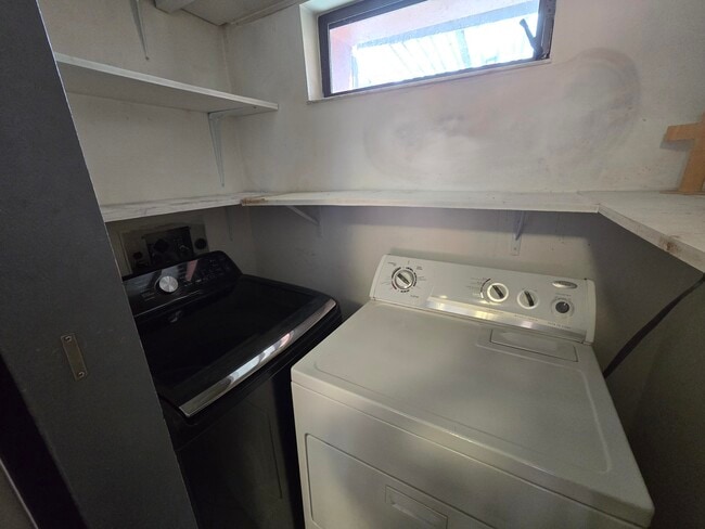 Building Photo - 10343 Greenhouse Rd